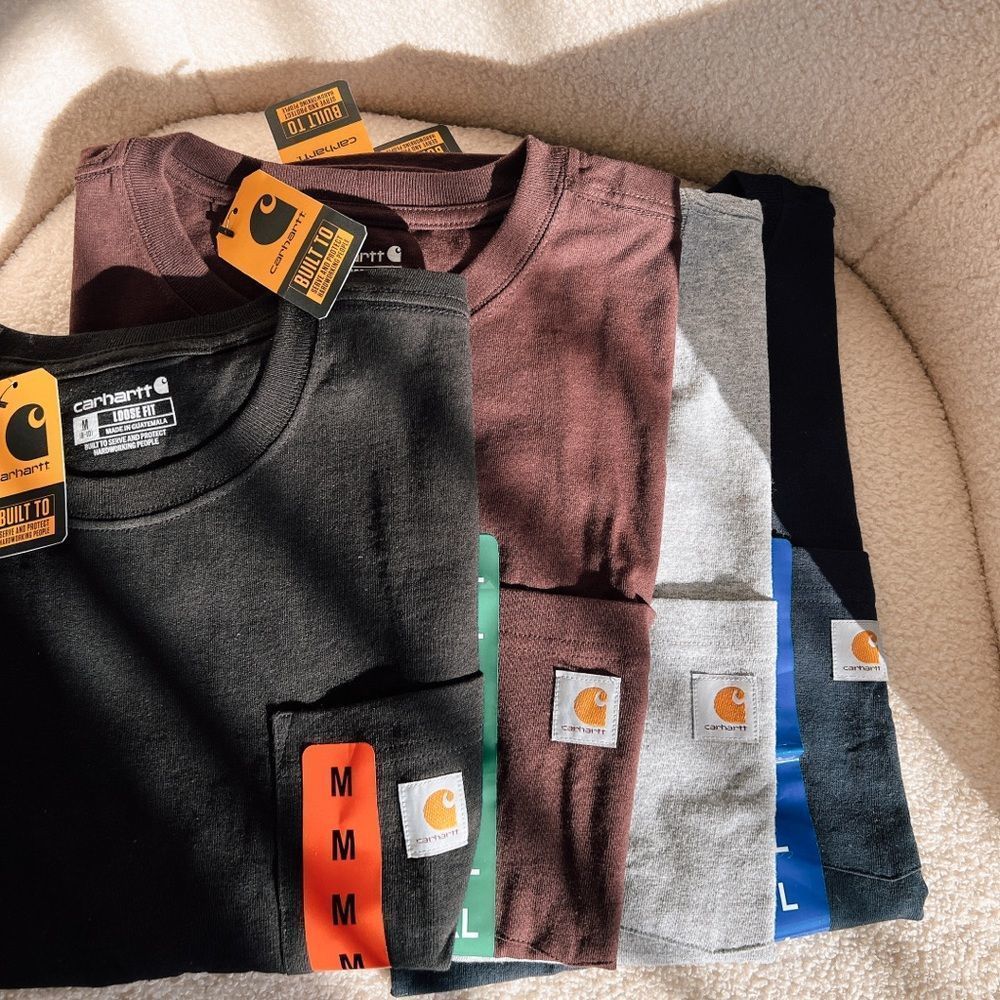 Men’s carhartt tshirt - Picture 2 of 2